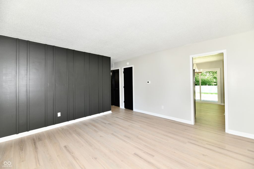 Apartment in Indianapolis, Marion County - View 3