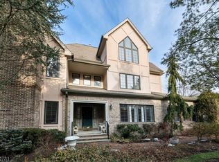 206 Bearwoods Rd, Park Ridge, NJ 07656