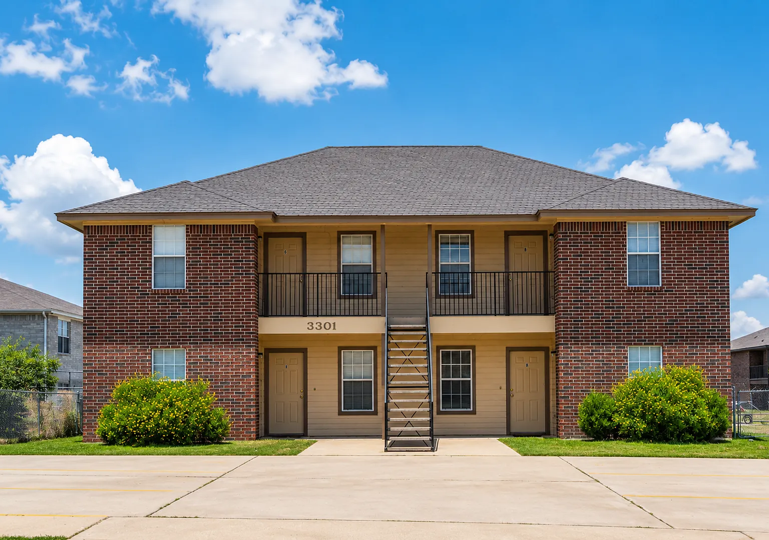 3301 Barcelona Dr — Photo 1
