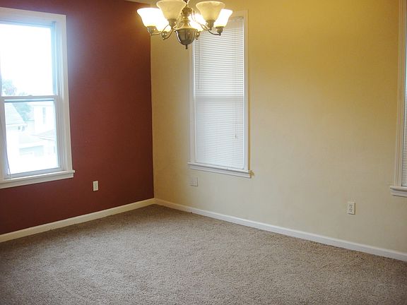 3rd image of 233 Oakland Ave