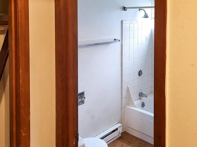 136 Sunset Ave N #136 — Photo 9