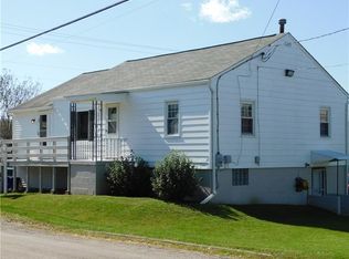 85 Liberty St, Mount Pleasant, PA 15666