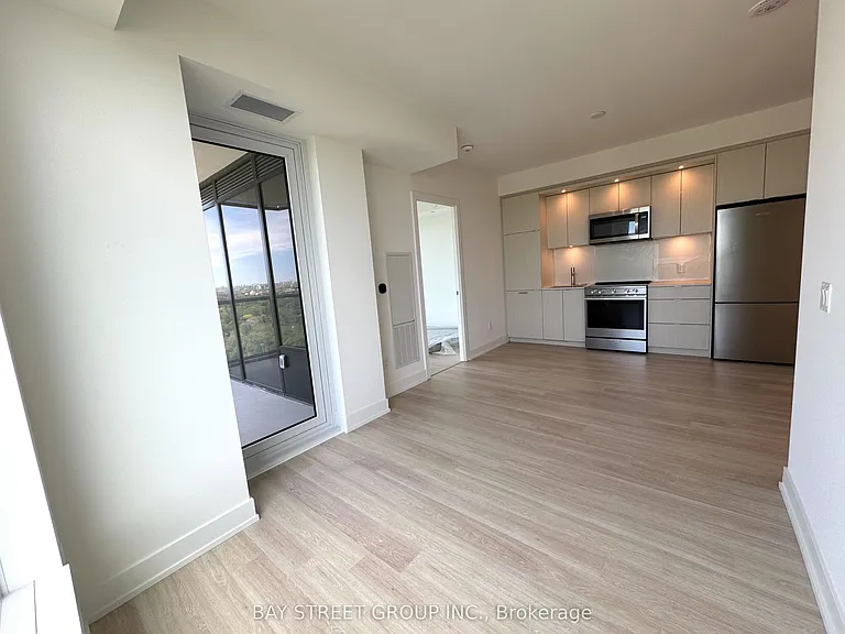 60 Central Park Dr #2013 — Photo 13