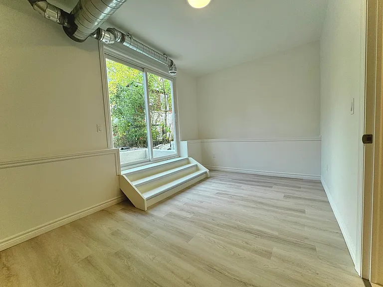 14 Connaught St #1 — Photo 7