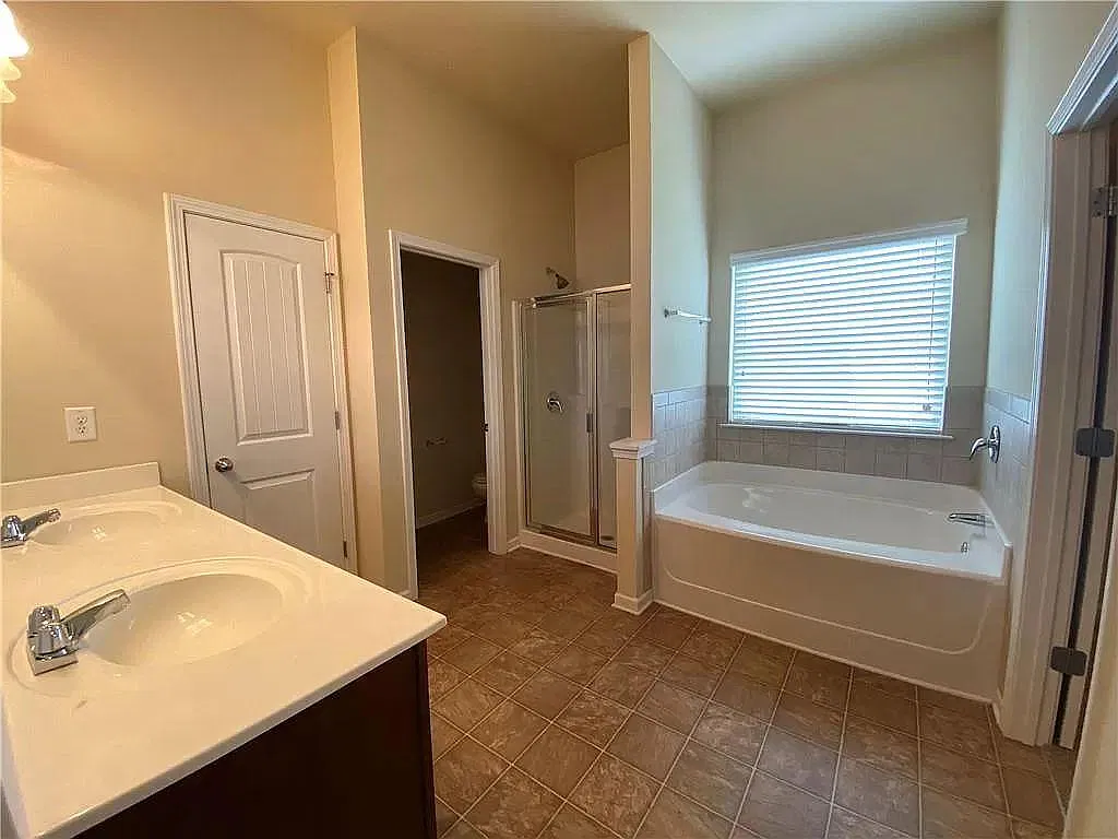 1619 Wilford Dr — Photo 4