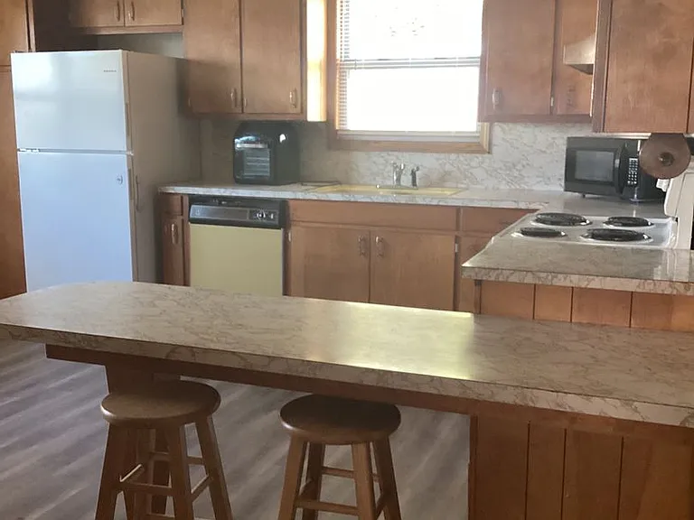 1520 S Industrial Dr — Photo 5
