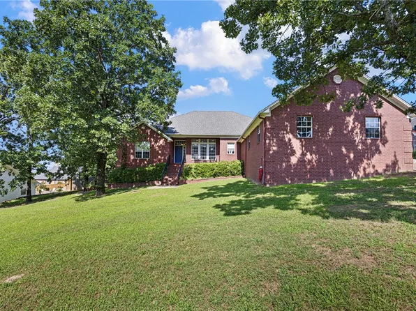 703 Castlegate Loop, Russellville, AR 72802
