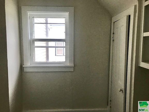 4th image of 1613 W 15th St