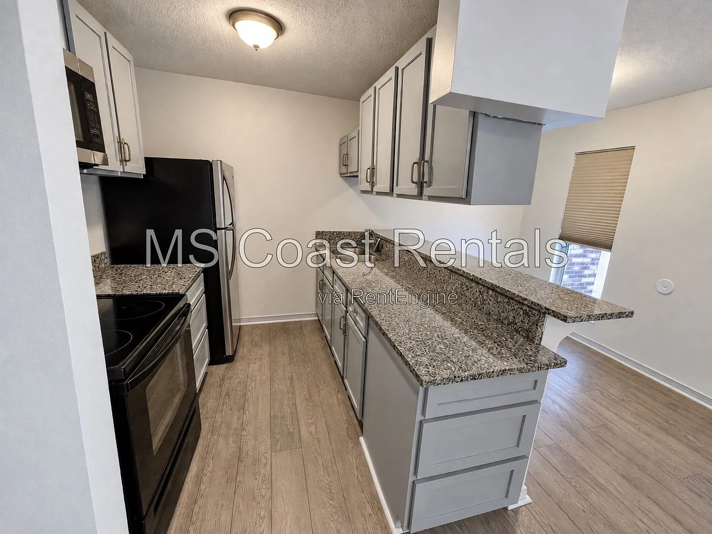 15061 Polk St — Photo 4
