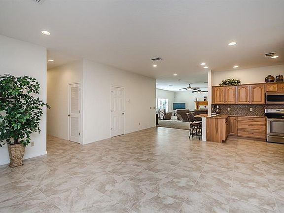 5th image of 4106 Hudson Ln