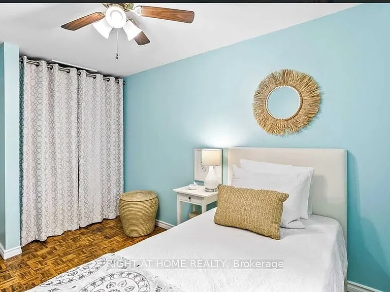 350 Camelot Ct #3 — Photo 17