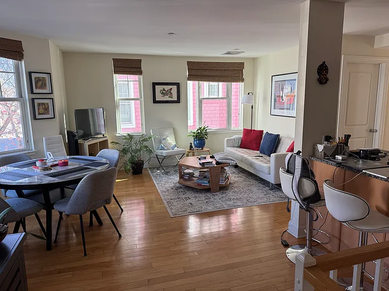 4048 Washington St #1 — Photo 7