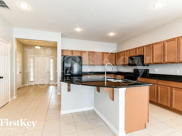 2716 Barclay Ln — Photo 5