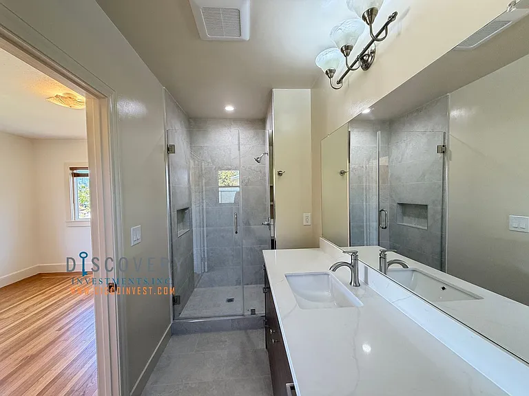 611 Clayton Ave — Photo 8