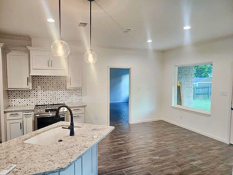 805 Woodridge Cir — Photo 15