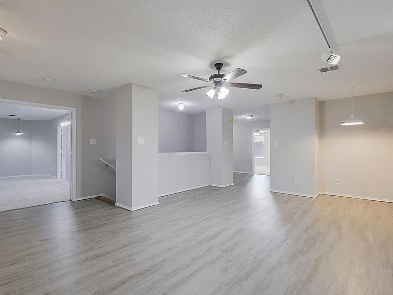 5525 Ventura St — Photo 7