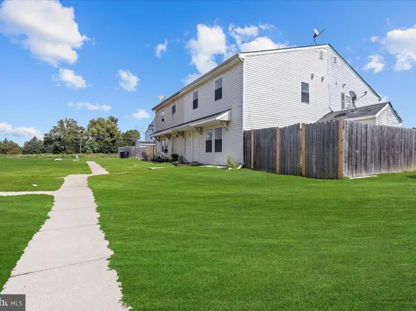 10 Long Bow Ct, Sicklerville, NJ 08081