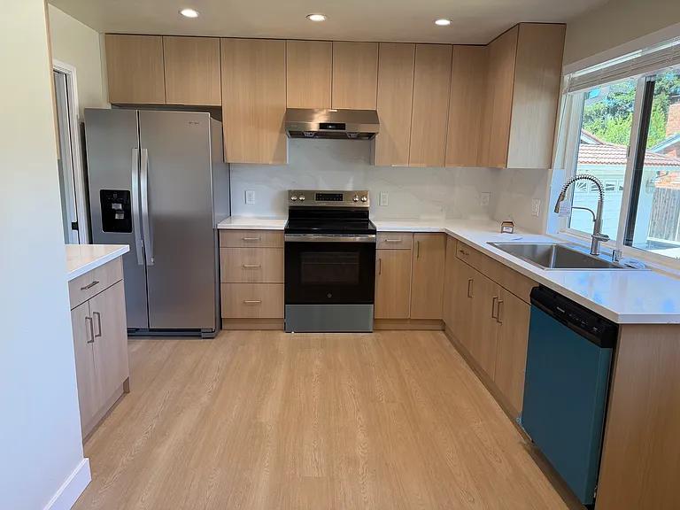 898 Pepper Tree Ct — Photo 5