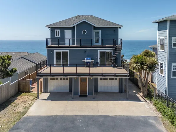 866 SW 8th St, Lincoln City, OR 97367