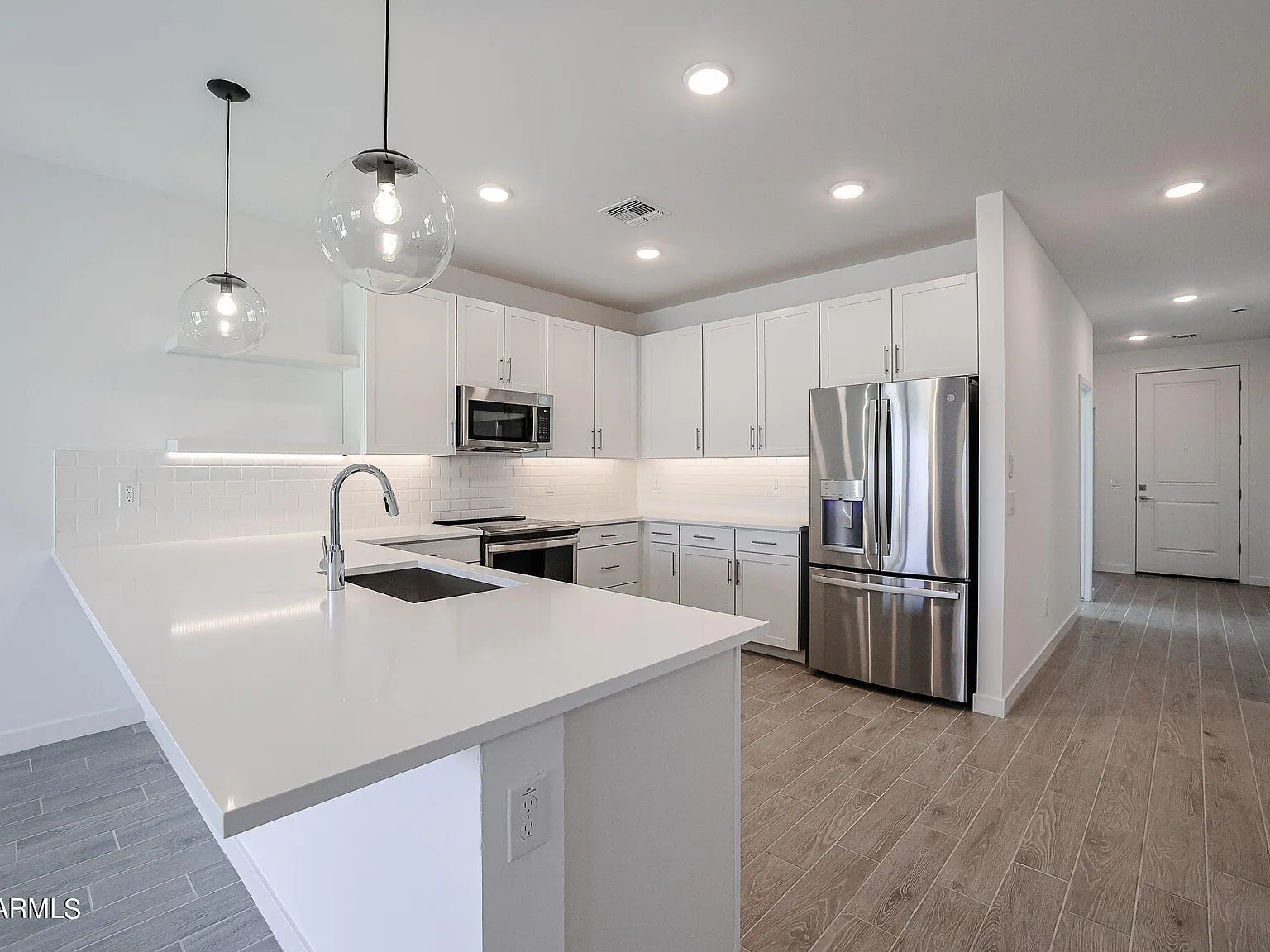 4 bed, 2.0 bath, 1614 sqft, $2,350 — Photo 4