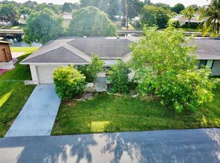 6013 NW 68th Ave, Tamarac, FL 33321