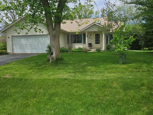217 Picadilly Dr SE, Poplar Grove, IL 61065