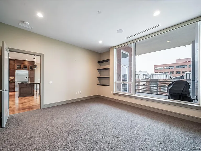 100 Detroit St #403 — Photo 23