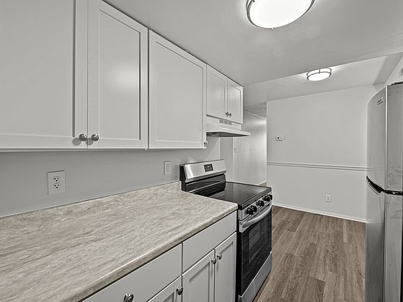 2nd image of 1500 N Coalter St APT E8