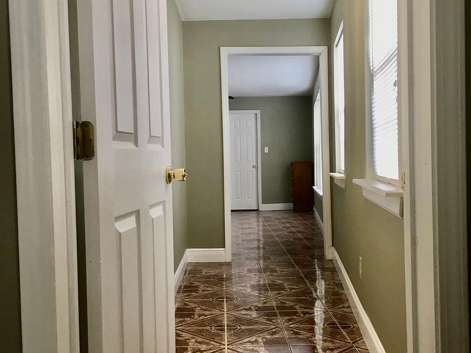 1st image of 4921 Mirabeau Ave
