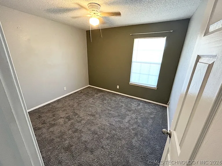 2229 W Quinton St — Photo 10