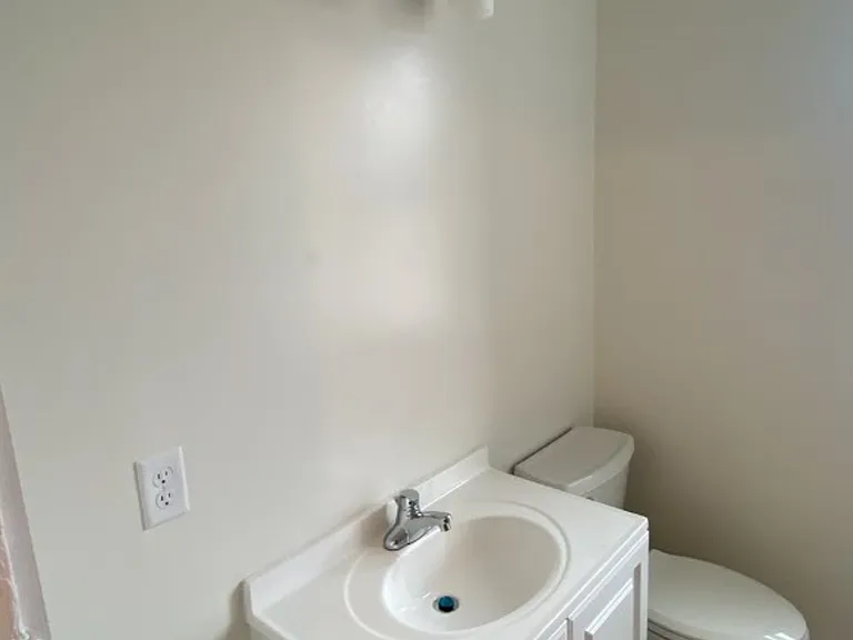 10 Glenville Ave #2 — Photo 8