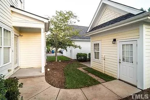 7815 Acc Blvd — Photo 3