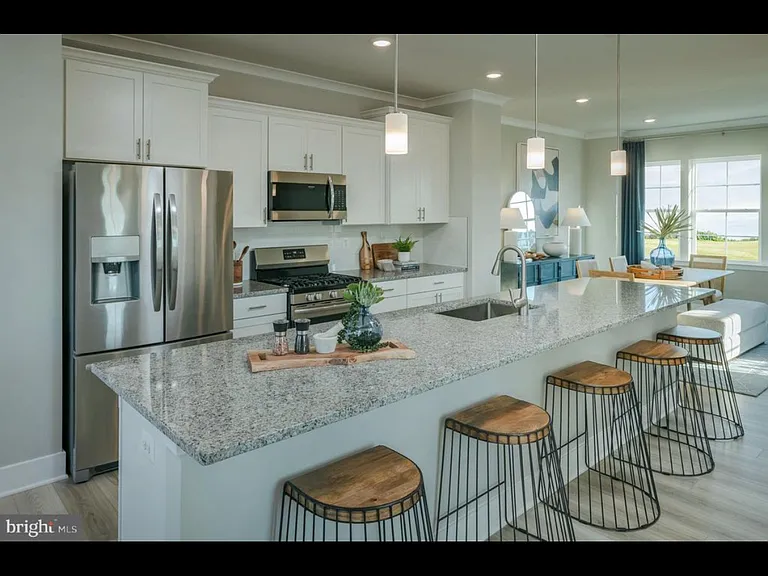 2191 Winterberry Ln — Photo 1