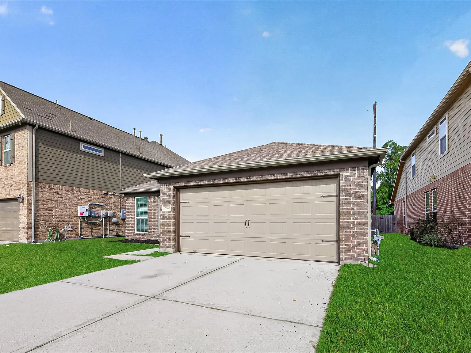 3 bed, 2.0 bath, 1787 sqft, $1,950 — Photo 2