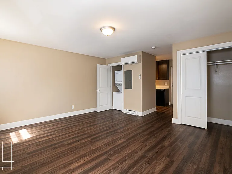 866 N. High St. — Photo 8