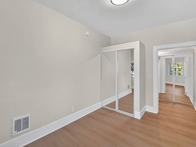2620 Hillegass Ave. — Photo 11