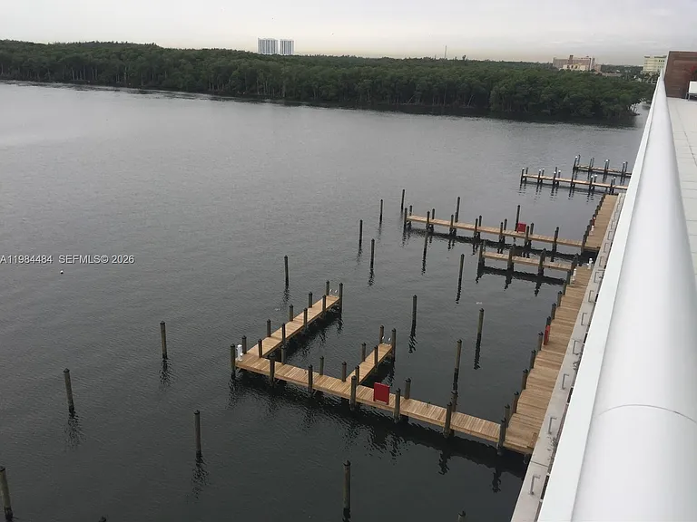 400 Sunny Isles Blvd #1105 — Photo 32
