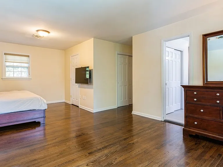 437 Summit St — Photo 18