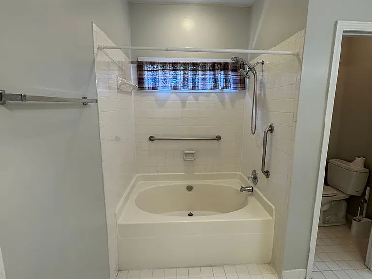 1450 Crenshaw Pl S — Photo 17