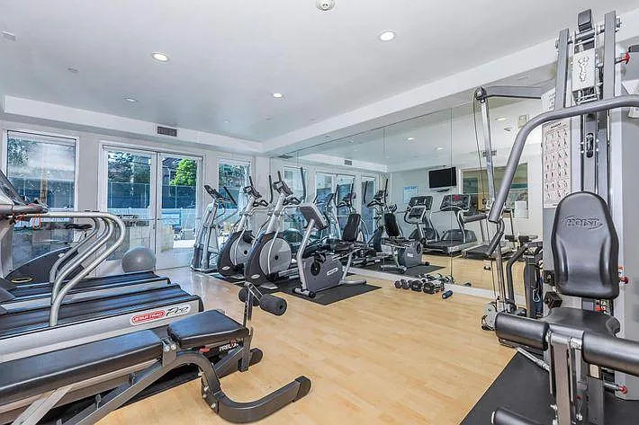 Del Rey Club Apartments — Photo 3