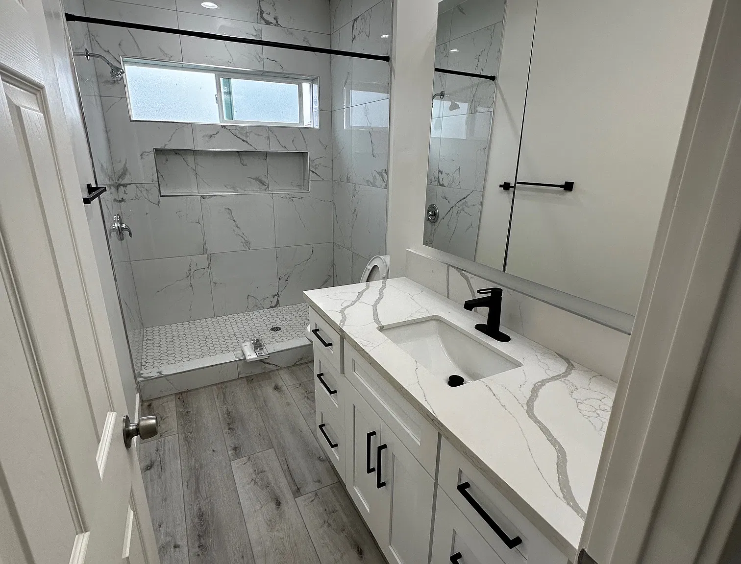 4 bed, 1200 sqft, $5,200 — Photo 4
