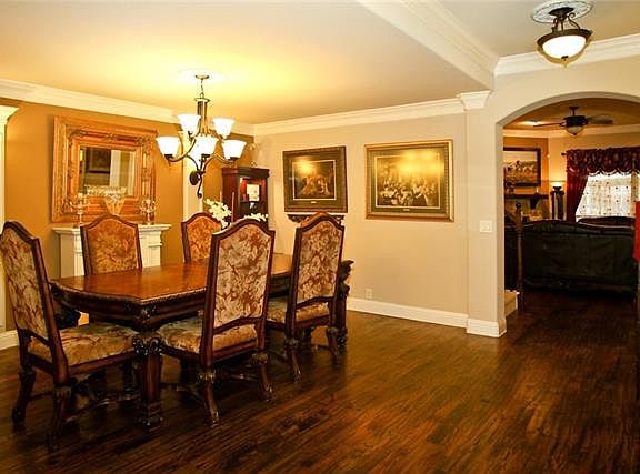 5th image of 108 Lyndhurst Dr
