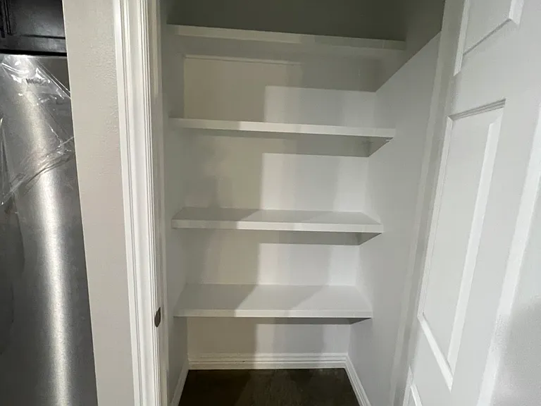 4164 N Saint Louis Ave — Photo 5