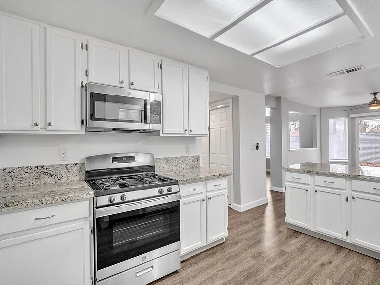 244 Delta Leaf Way — Photo 10