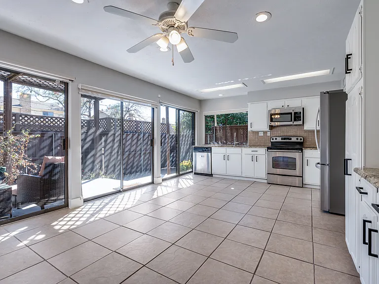 7602 Woodthrush Dr — Photo 4