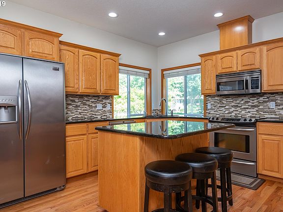 4th image of 4857 NE Wrenwood Ln