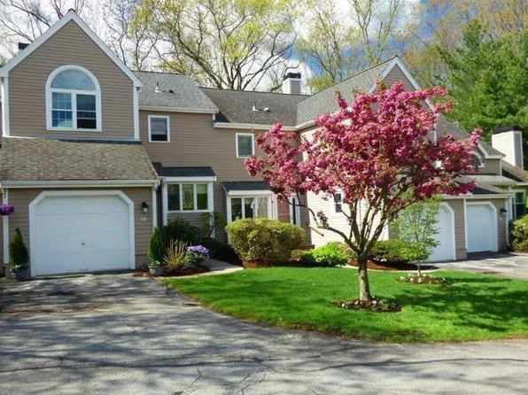 18 Bishops Forest Dr #18, Waltham, MA 02452