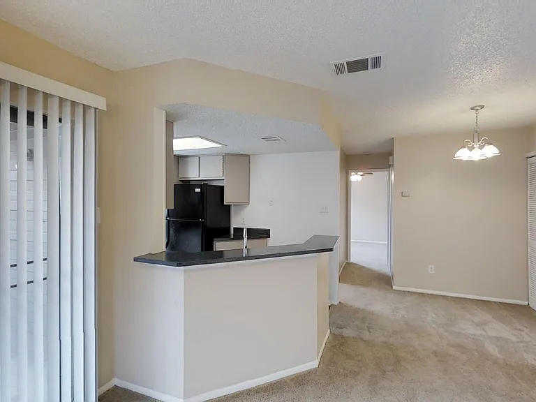Willow Hill Apartments — Photo 30