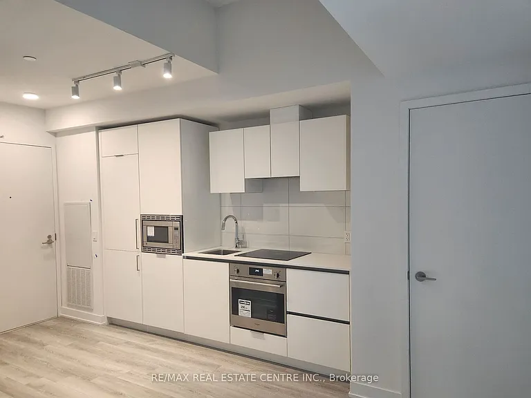 121 Saint Patrick St — Photo 3