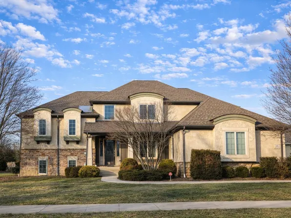 7196 Maple Leaf Cir S, Blacklick, OH 43004